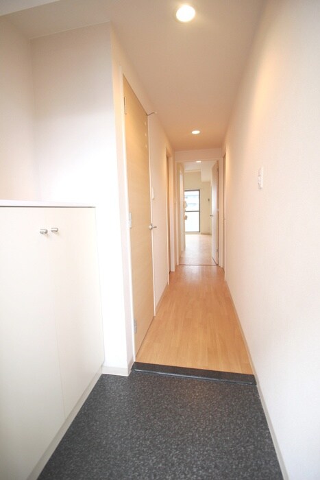 物件内観写真18　(廊下)