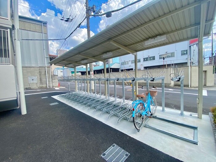 物件外観写真4　(駐輪場)