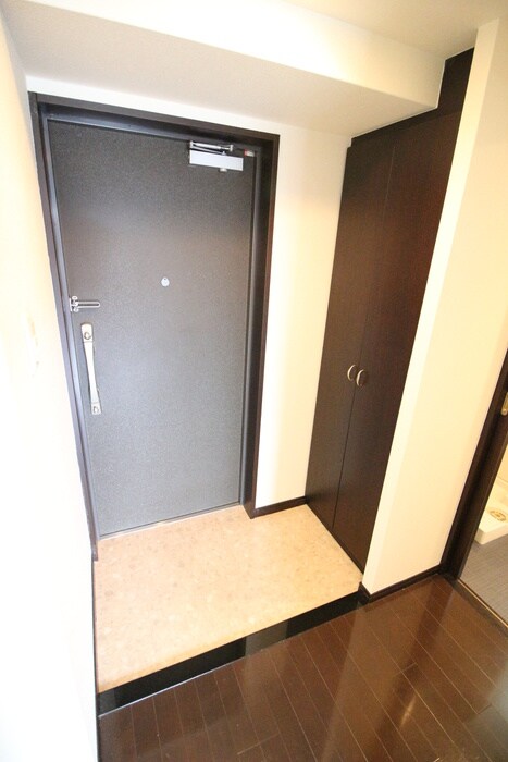 物件内観写真11　(玄関)