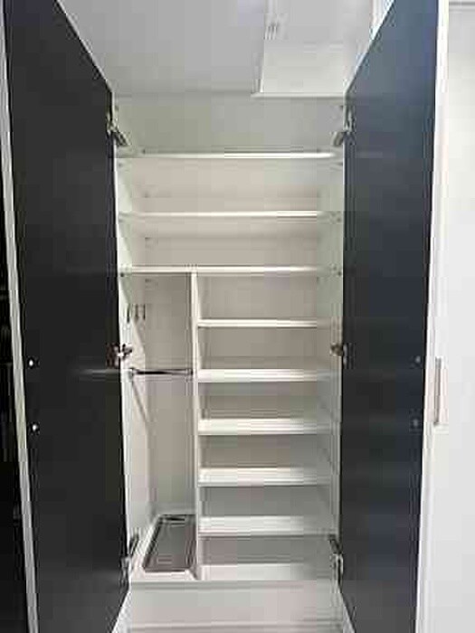 物件内観写真16　(靴箱)