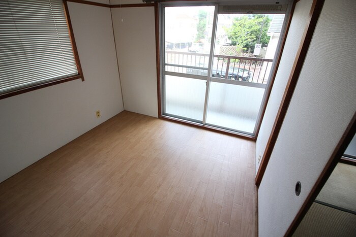 物件内観写真9　(居室)