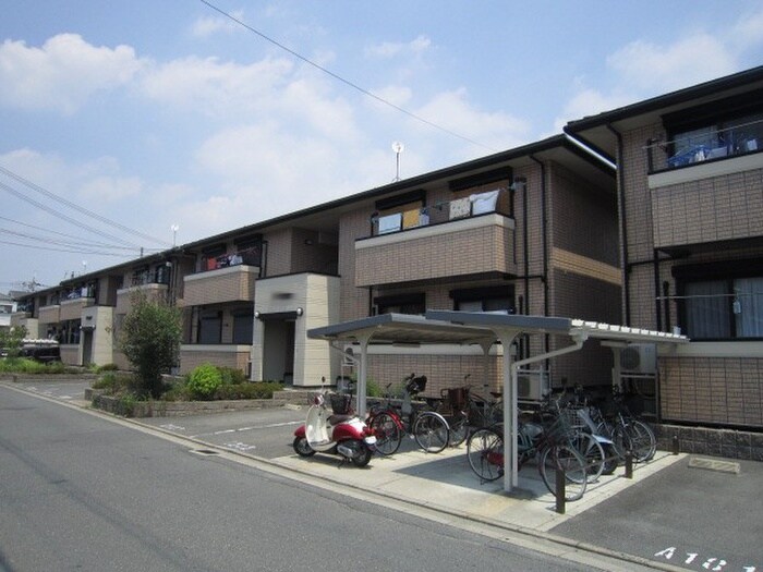 物件外観写真2　(駐輪場)