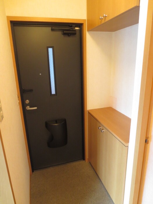 物件内観写真5　(玄関)