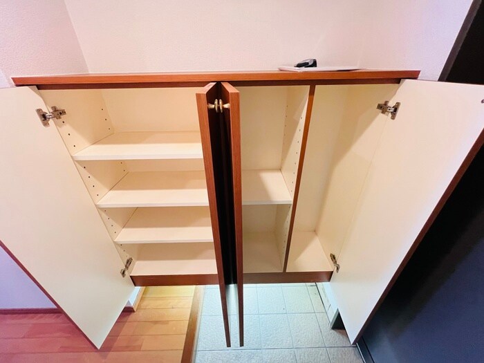 物件内観写真14　(靴箱)