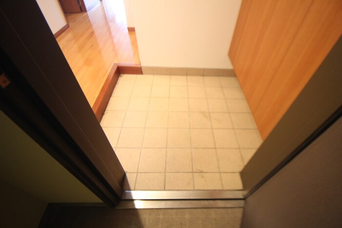 物件内観写真17　(玄関)