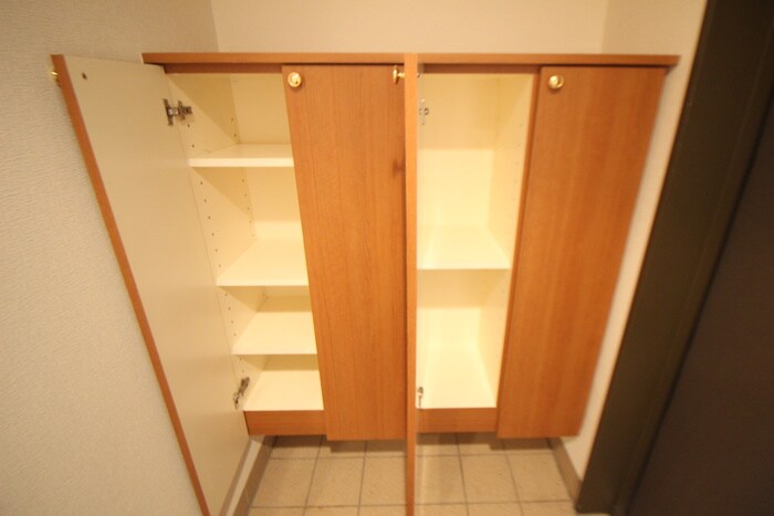 物件内観写真18　(靴箱)
