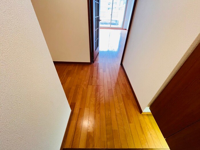 物件内観写真18　(廊下)