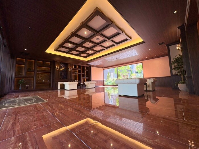 物件外観写真4　(エントランス部分)