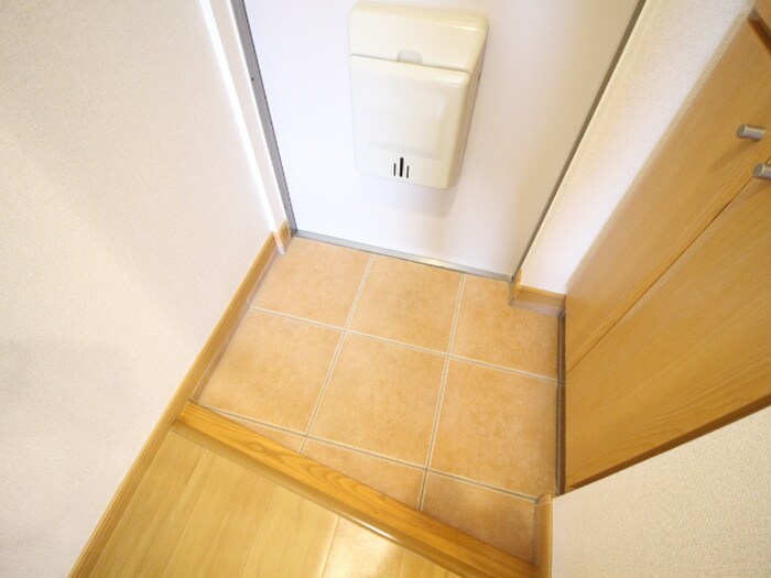 物件内観写真16　(玄関)