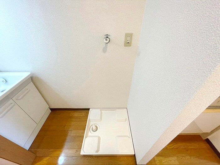 物件内観写真12　(洗濯機置場)