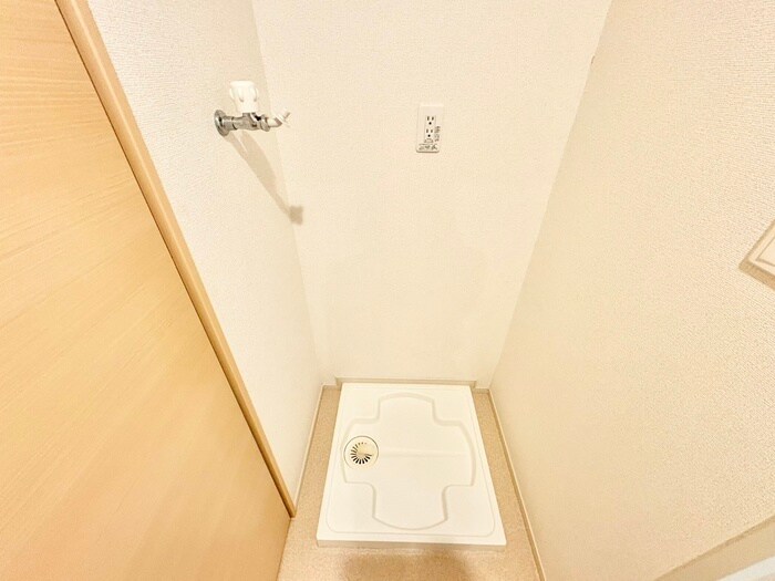 物件内観写真13　(洗濯機置場)