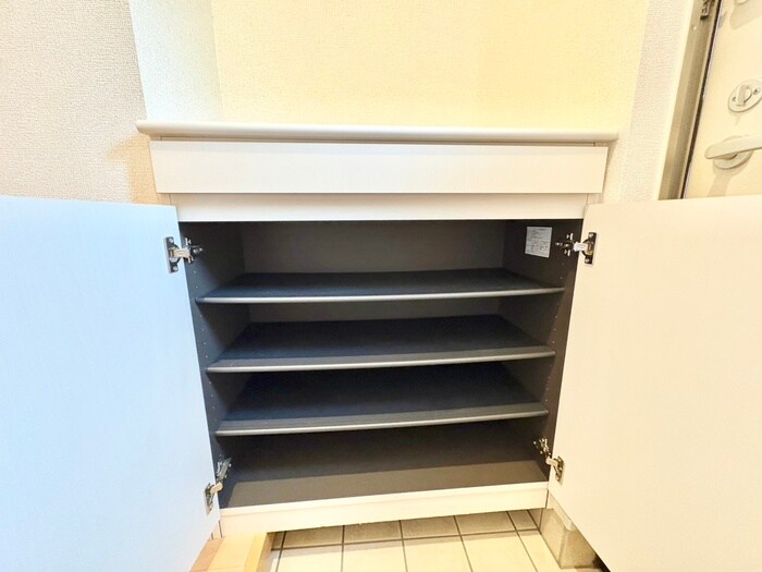 物件内観写真15　(靴箱)