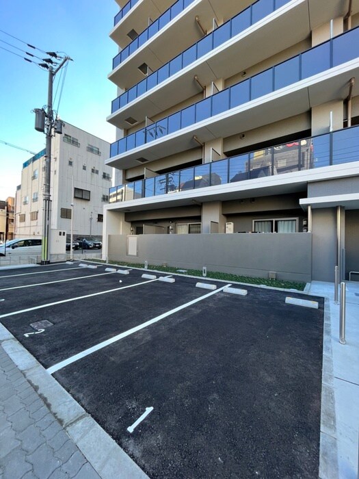 物件外観写真6　(駐車場)