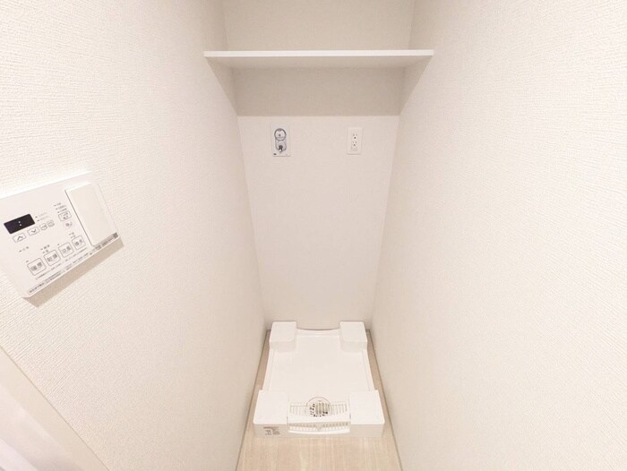 物件内観写真12　(洗濯機置場)