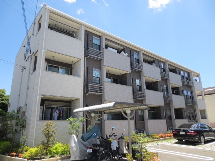 物件外観写真2　(駐車場)