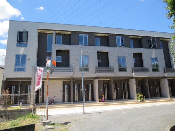 物件外観写真5　(エントランス部分)