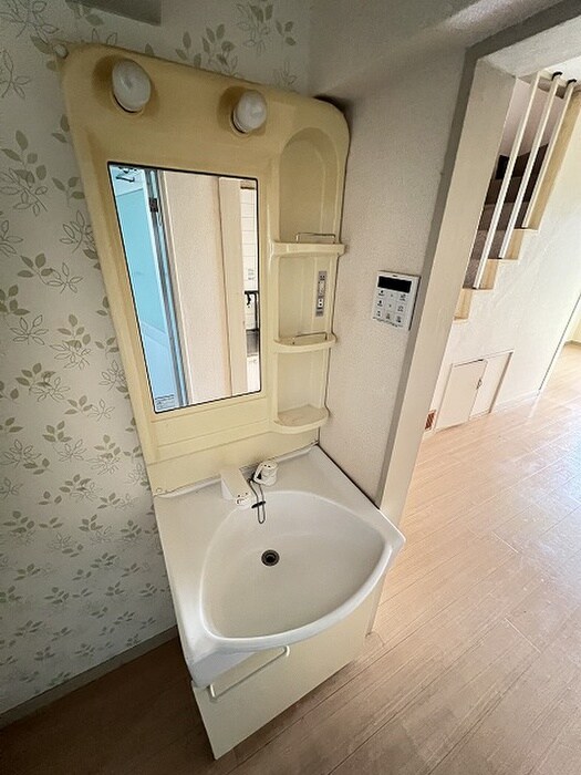 物件内観写真8　(洗面)