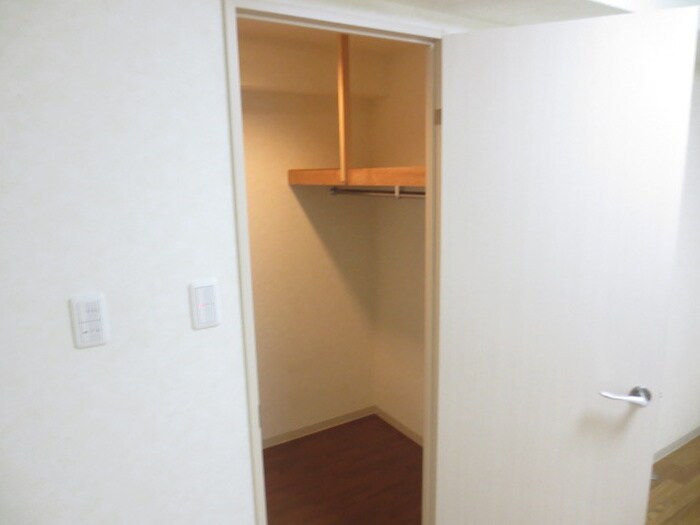 物件内観写真12　(収納)
