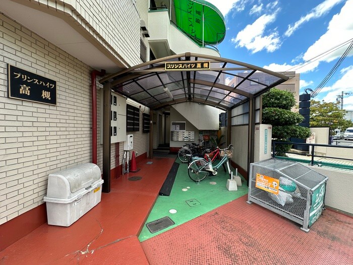 物件外観写真4　(エントランス部分)