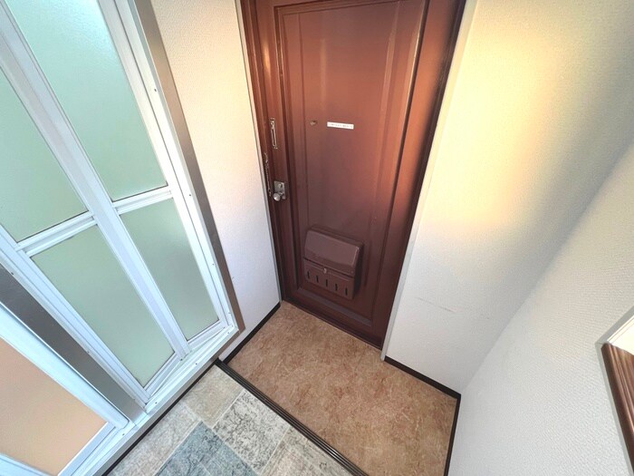 物件内観写真11　(玄関)