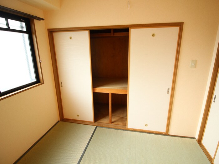 物件内観写真11　(収納)