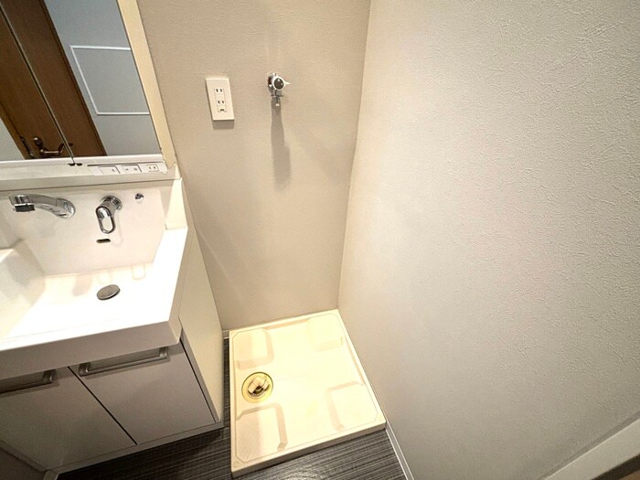 物件内観写真13　(洗濯機置場)