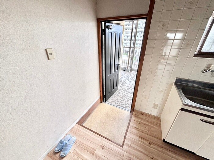 物件内観写真17　(玄関)