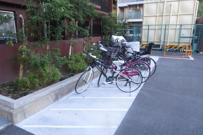 物件外観写真5　(駐輪場)