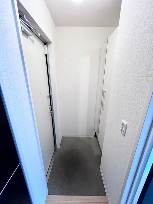 物件内観写真13　(玄関)