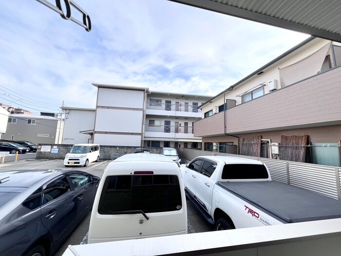 物件内観写真18　(室内からの展望)