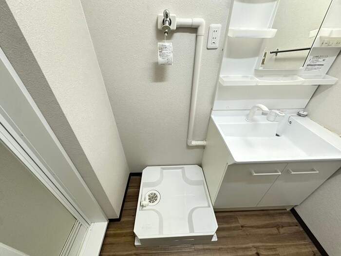 物件内観写真11　(洗濯機置場)