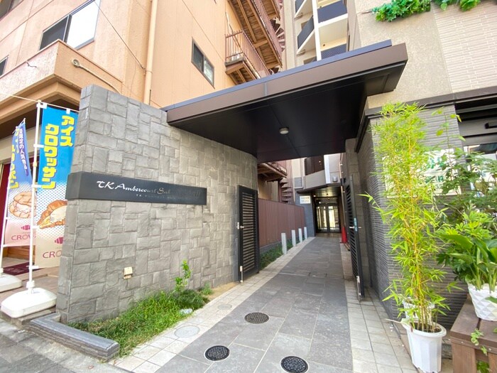 物件外観写真2　(エントランス部分)