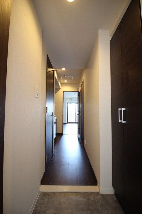 物件内観写真7　(玄関)