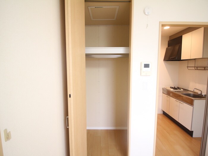 物件内観写真12　(収納)