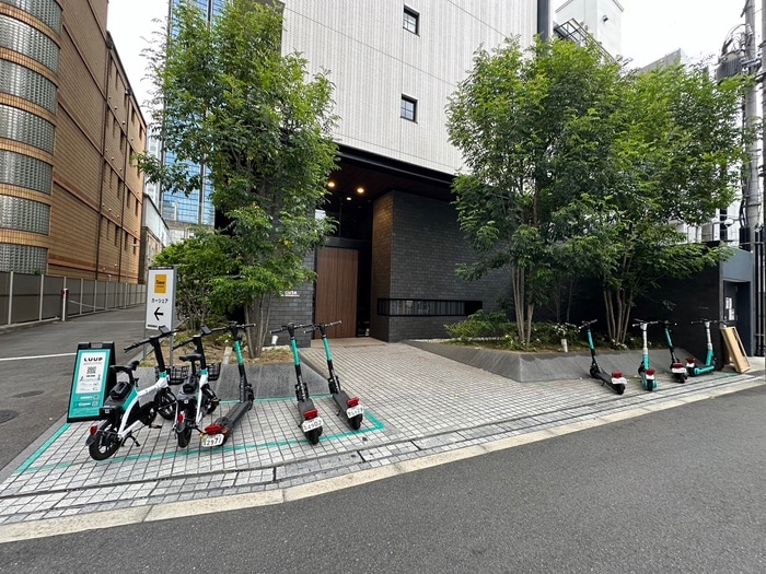 物件外観写真2　(エントランス部分)