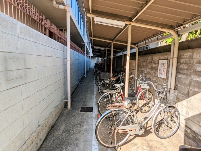 物件外観写真5　(駐輪場)