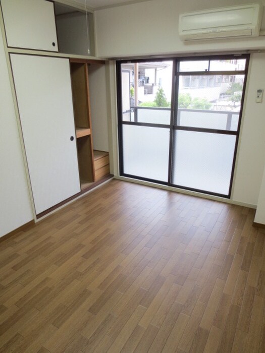 物件内観写真10　(居室)