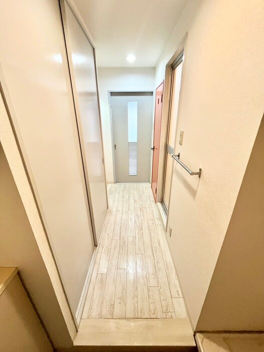 物件内観写真18　(廊下)