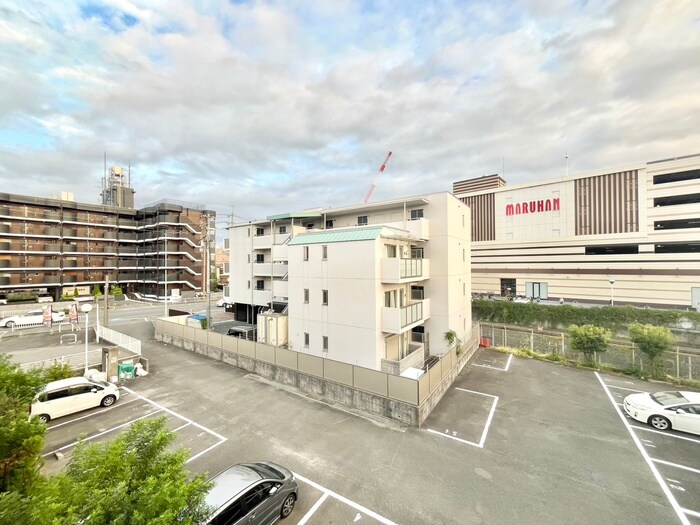 物件内観写真20　(室内からの展望)