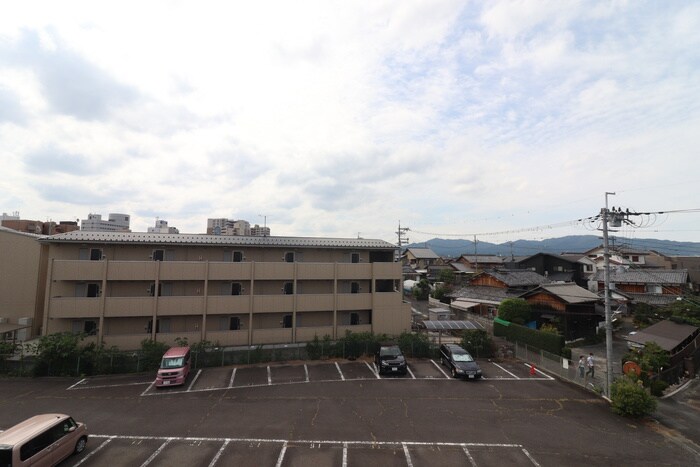 物件内観写真14　(室内からの展望)