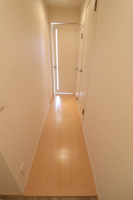物件内観写真18　(廊下)