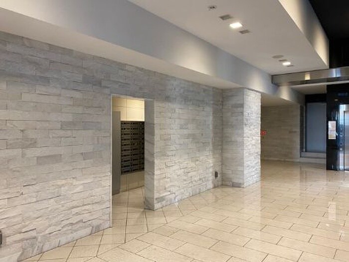 物件外観写真5　(エントランス部分)