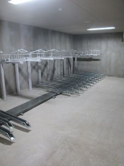 物件外観写真6　(駐輪場)