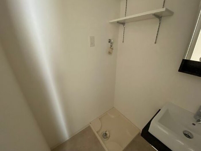 物件内観写真13　(洗濯機置場)