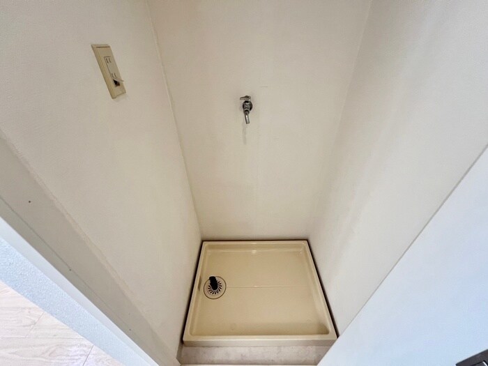 物件内観写真14　(洗濯機置場)