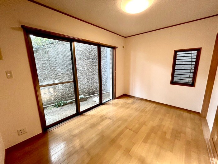 物件内観写真10　(居室)