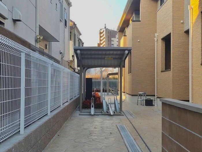 物件外観写真5　(駐輪場)