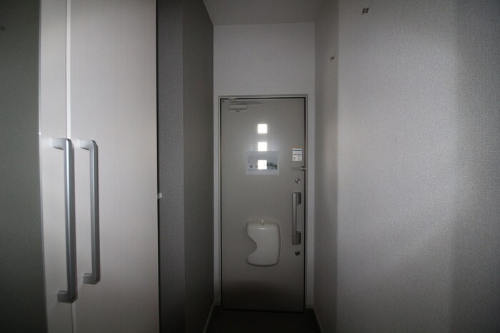 物件内観写真17　(玄関)