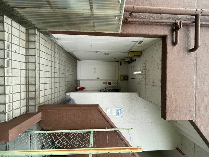 物件外観写真4　(エントランス部分)