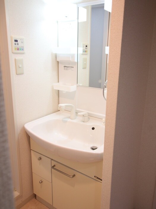 物件内観写真8　(洗面)